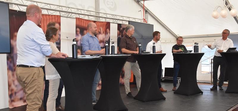 Et stort panel med politikere og fagpersoner var enig om at vannbransjen trenger et løft, og da er samarbeid, økonomi og kompetanse viktige virkemidler.