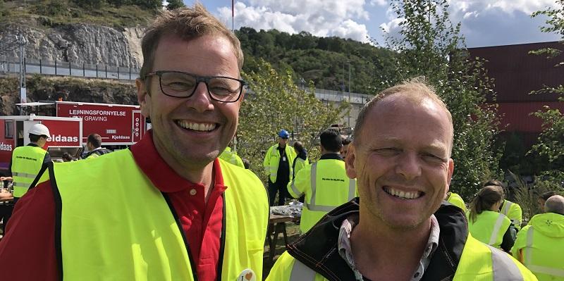 God stemning under NoDig-fagtreffet i Oslo denne uka, men både prosjektleder Hendrik Panman hos entreprenøren Kjeldaas AS (t.v) og salgssjef Svein Rune Myhre i Olimb Rørfornying  mener kommuner og ledningseiere er en bremsekloss i utviklingen av ledningsfornyelse av vannledningsnettet i Norge