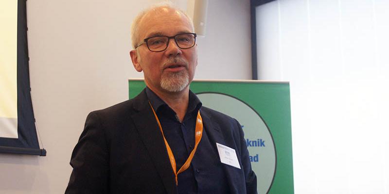 Peter Nilsson från ID06 informerade om kompetensdatabasen där nu STVF:s auktorisation av rörinspektörer registreras. Hela systemet med ID06 ska försvåra svartjobb, höja säkerheten och gynna en sund konkurrens på svenska byggarbetsplatser.