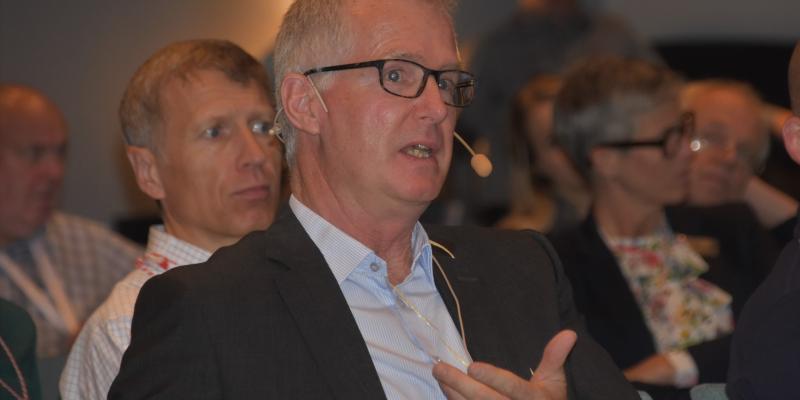 Andreas Haacker från Siebert+Knipschild GmbH, gav en presentation av den testning av CIPP-system, som företaget stått för sedan 1983. Foto Odd Borgestrand