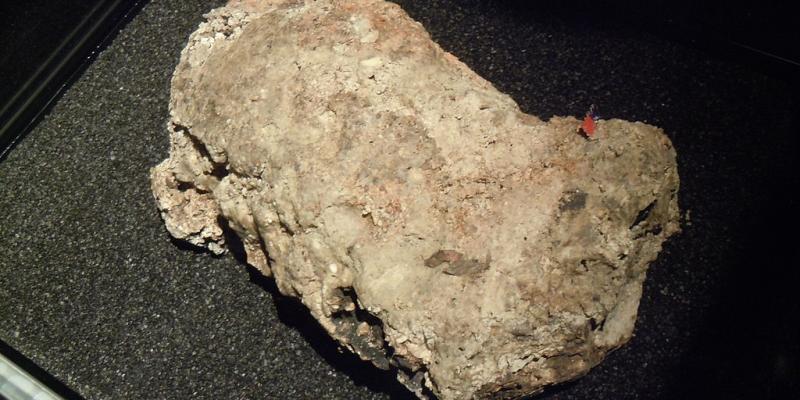 Fatberg at Museum of London. Foto: Lord Belbury/Wikimedia Commons.
