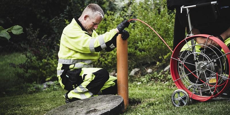 Pålegg om utbedring av private avløpsledninger gjelder ikke kun de delene av avløpsledningene som VAV har film på. Dersom andre deler av ledningene har behov for utbedring, har eierne av de private avløpsledningene også ansvaret for å utbedre dette, understreker Oslo VAV.