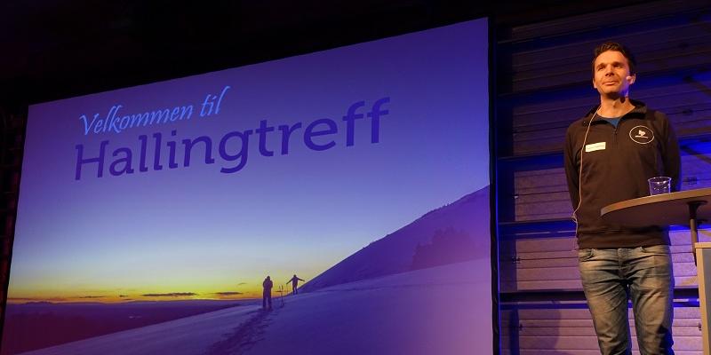 Det er to måneder til Hallingplast sin nye daglige leder, Sverre Tragethon, kan ønske velkommen til det 25. Hallingtreff. Her fra åpningen av Hallingtreff i 2019.