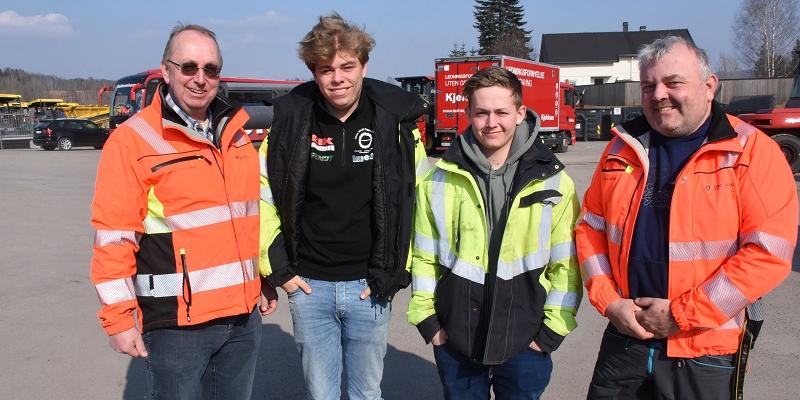 Mye nytt, og spennende om NoDig, slår lærere og elever fra Kongsberg videregående skole fast. Fra venstre: faglærer Geir Marstein, VG2-elevene Anders Gunnerud og Knut Svensrud Røste, og faglærer Stian Vettestad.
