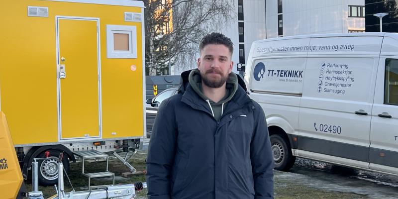 Mergim Qerimaj, TT-Teknikks avdelingsleder innen Rørfornying i Trondheim,  trives i jobben sin. Det er meningsfylt å bidra til å bevare ressurser og å legge til rette for god arbeidsflyt.