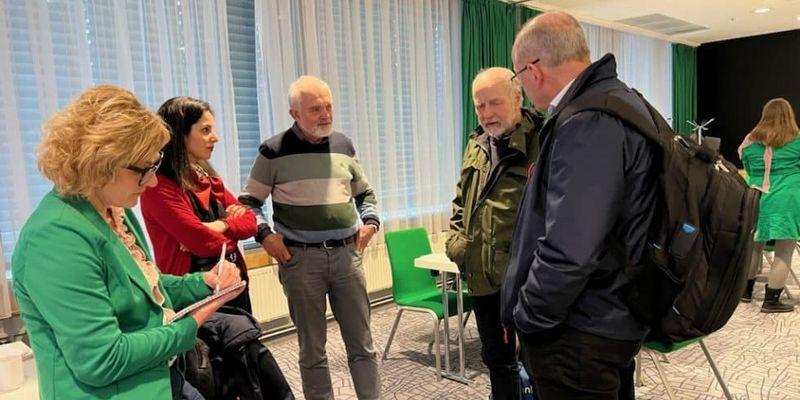 Til venstre i bildet, sivilingeniør Anette Kveldsvik Desjardins fagansvarlig for VA- planer og forvaltning hos Asplan Viak, under en av tre workshoper under prosessen med å i utarbeider Norsk Vann-rapporten: Fremtidens vann- og avløpssystemer. Foto: Norsk Vann.
