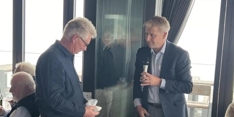 Illustrasjonsfoto: Reidar Kveine (til høyre) overtok som styreleder etter Peer Christian Nordby, fra Olimb Rørfornying AS. Begge er også medlemmer av SSTTs norske arbeidsgruppe. Etter 25 års innsats for ledningsnettet, er Kveine fortsatt engasjert.
