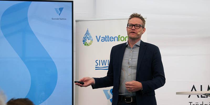 Den tillförordnade VDn för Svenskt Vatten, Ulf Thysell, inledde med att redogöra för studien som nyligen gjorts och som visar att investeringsbehovet ligger vid 16,5 miljarder per år under den närmaste 20-årsperioden. Foto Jan Bjerkesjö