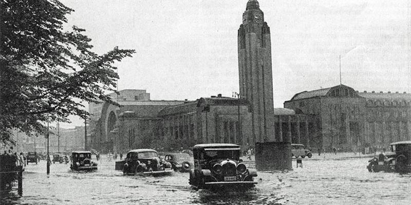Översvämningar i städer är inget nytt fenomen, men förväntas öka som en följd av klimatförändringarna. Bilden är tagen i Helsingfors 1930. Foto Wikimedia Commons