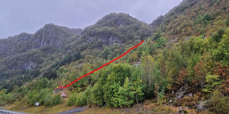 Bildet: En 200 mm støpejernsledning fra 1960 fikk nytt liv på Måløy denne uka. Lengden var 175 meter, hellingen var 33 grader og det var flere bend, hvorav ett på hele 45 grader