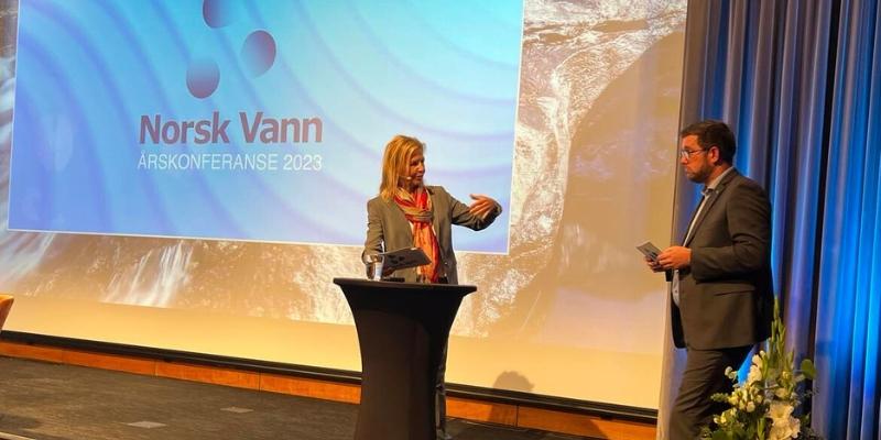 Norsk Vanns direktør Ragnhild Aalstad og stabsleder Thomas Langeland Jørgensen fra Norsk Vann åpnet konferansen tidligere i dag.