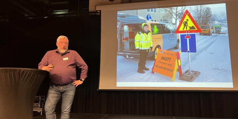 Arkivfoto: Jan Stenersen under et foredrag på SSTT og RINs felleskonferanse august 2025 (foto: Inger Anita Merkesdal).
